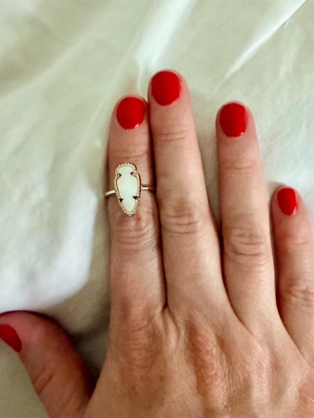 Kendra Scott Gold Statement Ring White Stone Size 6 (See Notes)